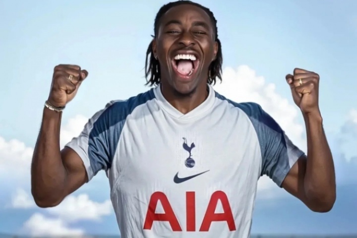 爱游戏体育-转会费总价6000万镑记者：热刺签27岁埃泽达原则性协议