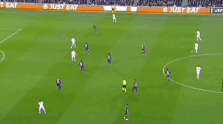 爱游戏体育-【欧联杯】拉菲传射，拉师傅破门造乌龙，巴萨2-2曼联